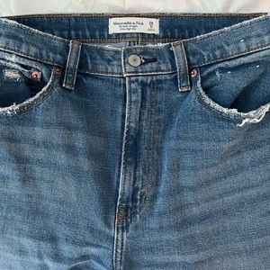 Abercrombie Ultra High Rise Ankle Straight Jean